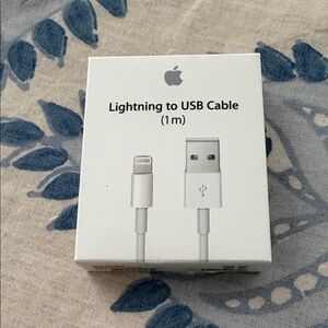 Apple White Lightning to USB Cable (nwt)